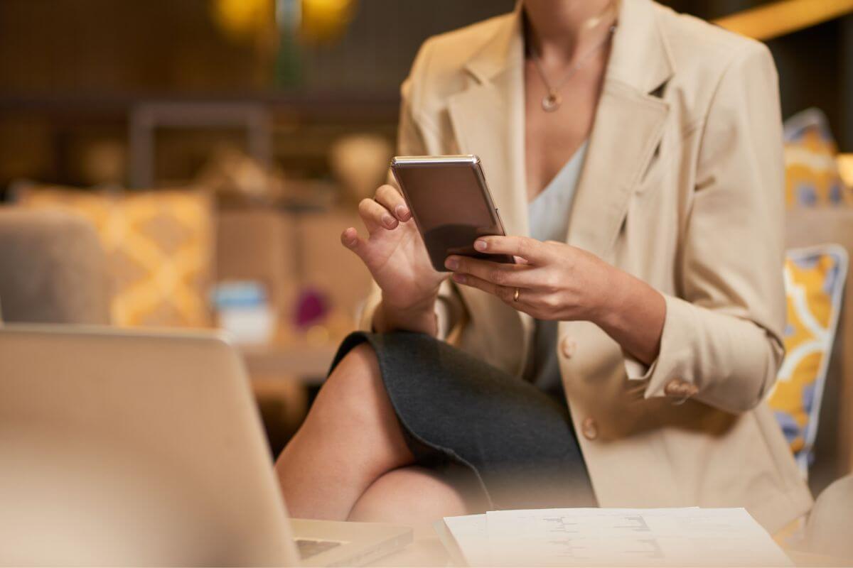 40 Best Apps for Business Travel Expenses, Bookings & More